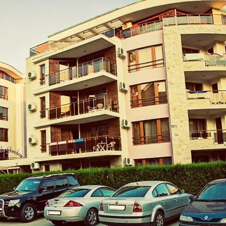 Apartahotel Magnolia Garden 2*