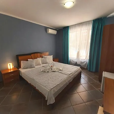 Magnolia Garden סאני ביץ'